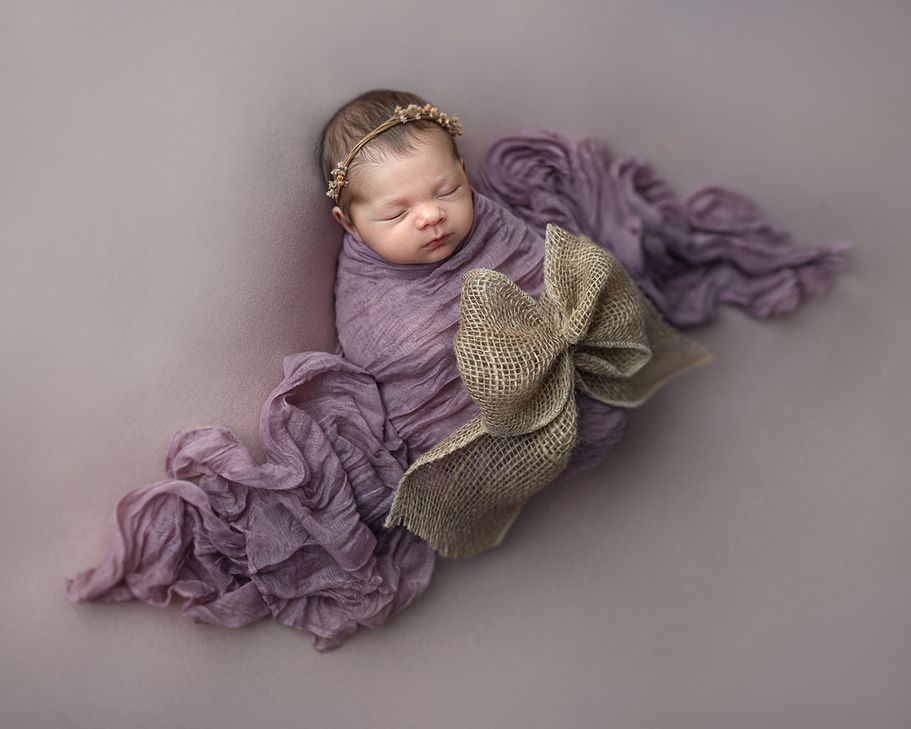 Neugeborenen Shooting Bochum – Baby mit Stirnband