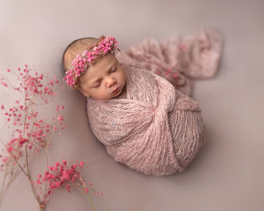 Newborn Shooting Bochum Baby Mädchen Blumenkrone rosa 